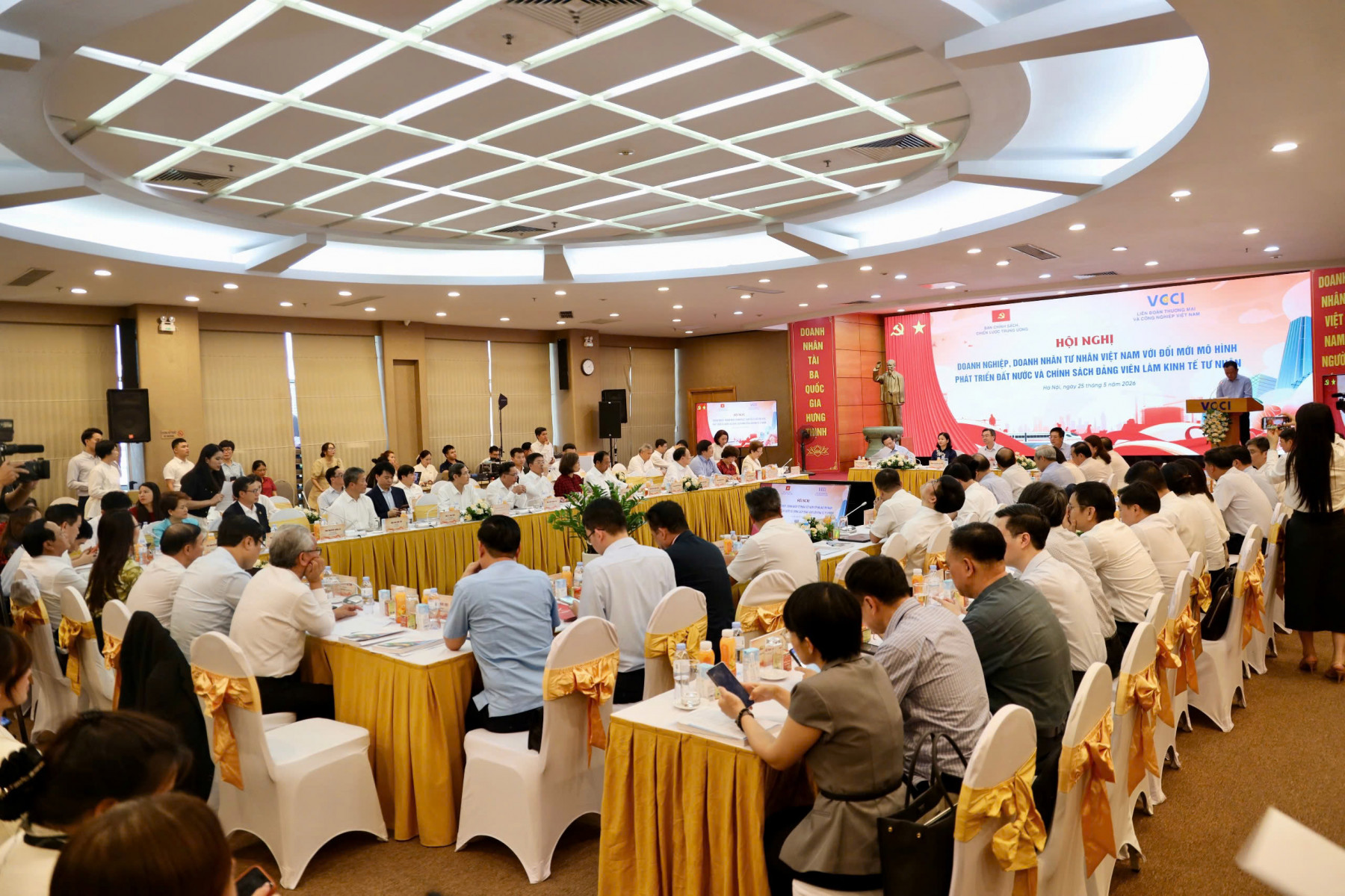 Khán phòng nơi diễn ra buổi hội nghị. (Nguồn ảnh: VCCI)